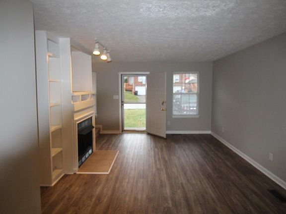 4th image of 3646 Walden Dr
