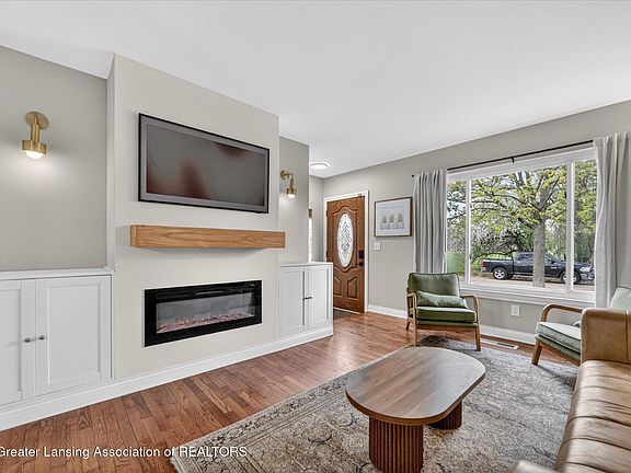 5th image of 2715 Glenbrook Dr