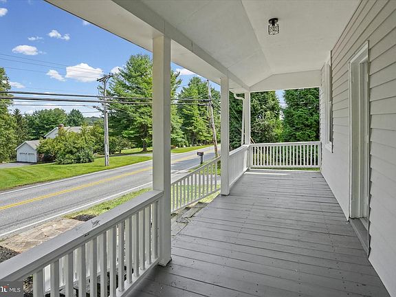 5th image of 19106 Middletown Rd