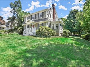46 Hilltop Dr, Trumbull, CT 06611