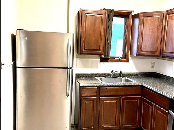 3rd image of 145 Parkside Ave #1