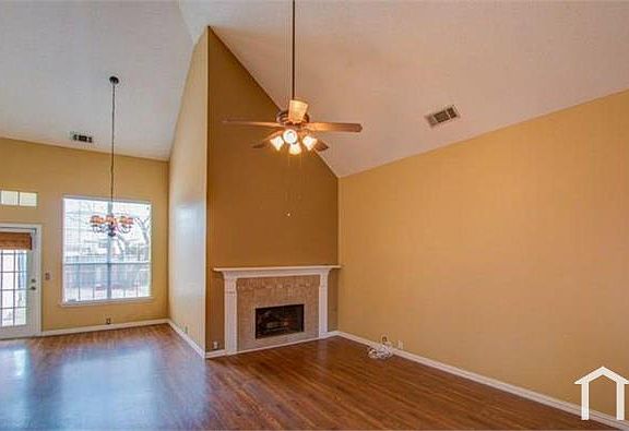 4th image of 6908 Chateau Dr