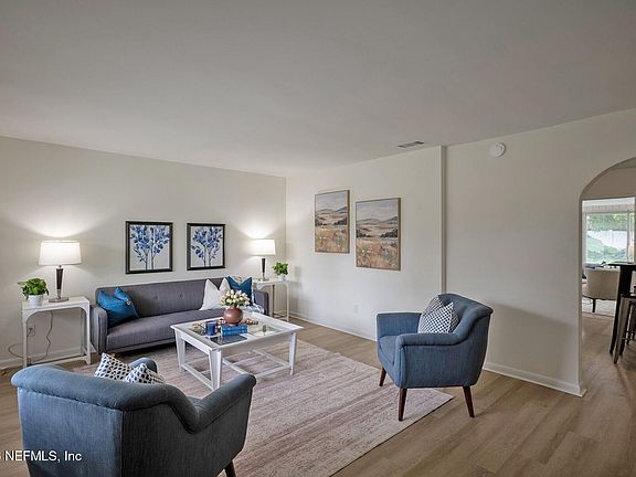 5th image of 7837 RONDEAU Drive E