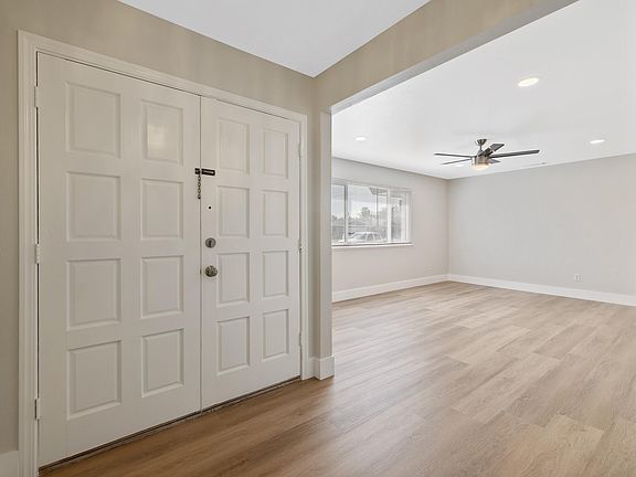 5th image of 1020 W Laura Avenue