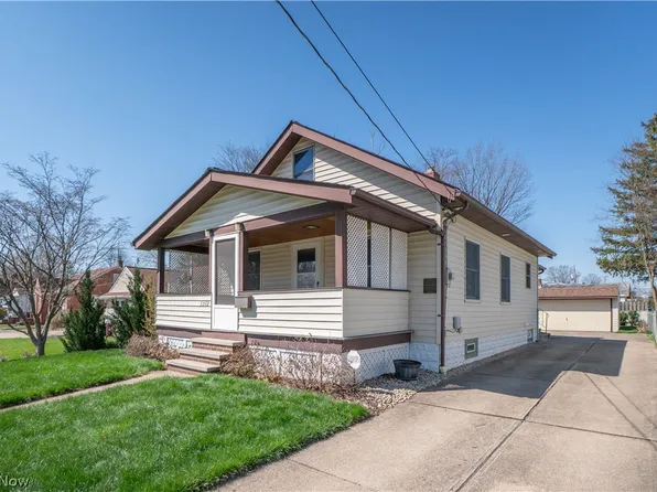 5372 Porter Rd, North Olmsted, OH 44070