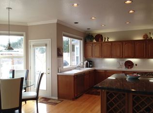 19832 Castleberry Loop, Oregon City, OR 97045