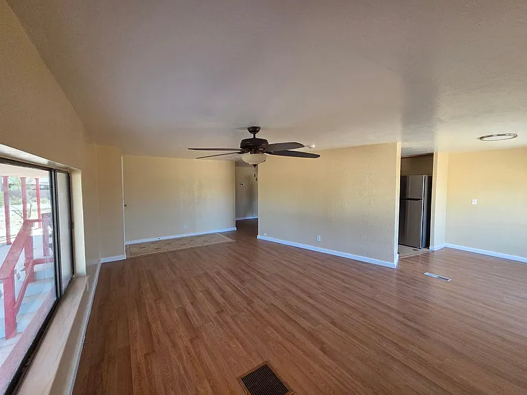 1469 W Virgil Dr — Photo 10