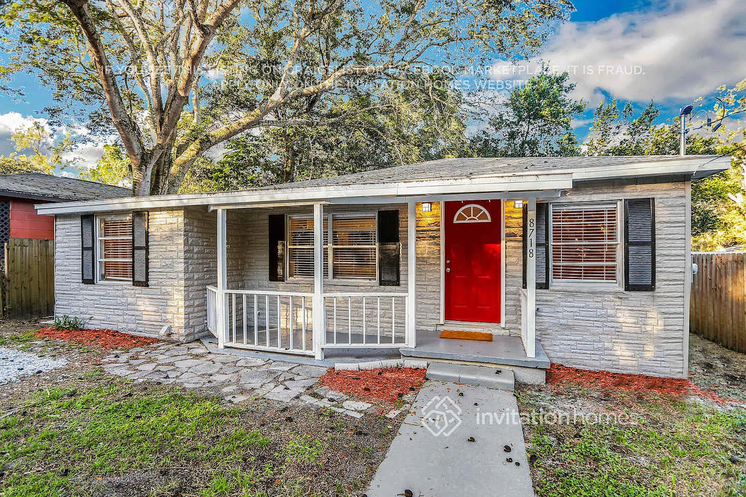 8718 N Mandarine Pl Tampa, FL 33617 — Photo 4