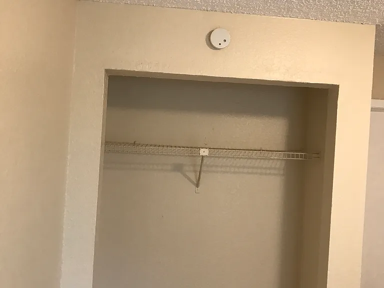 1121 Houston Dr — Photo 13