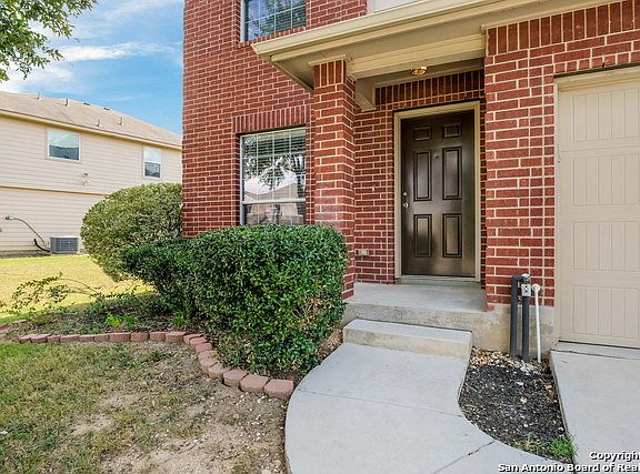 3rd image of 423 Dolly Dr