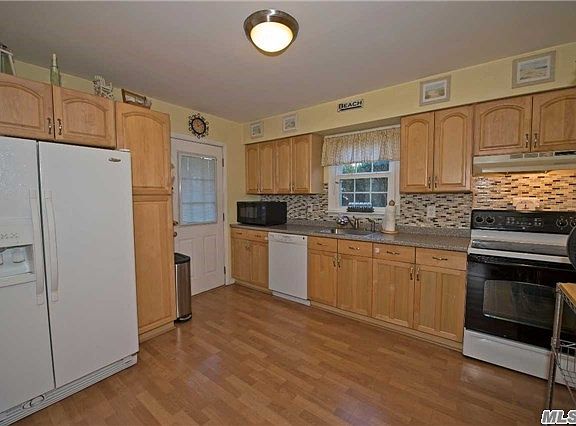 5th image of 11 Clinton St