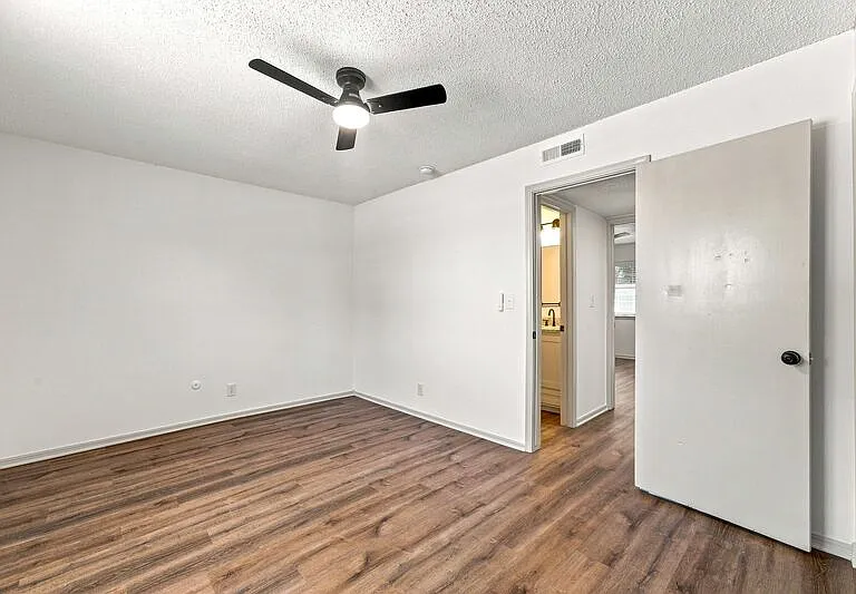 203C Jefferson St — Photo 8