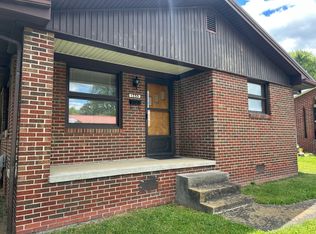 1355 Warpath Dr, Kingsport, TN 37664