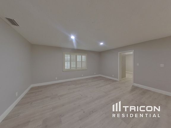 3rd image of 63 Club House Blvd