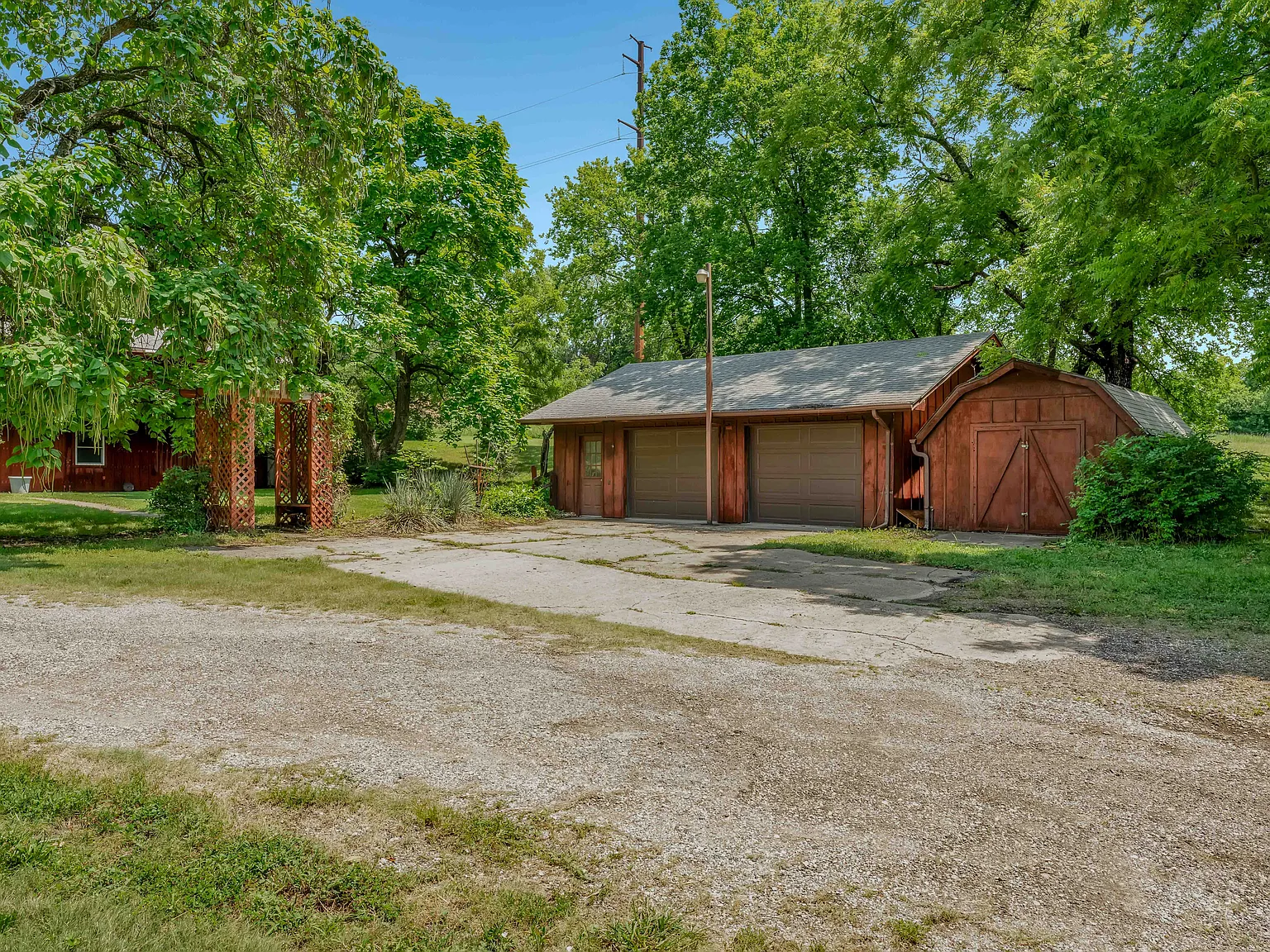 5 bed, 2856 sqft, $2,500 — Photo 3