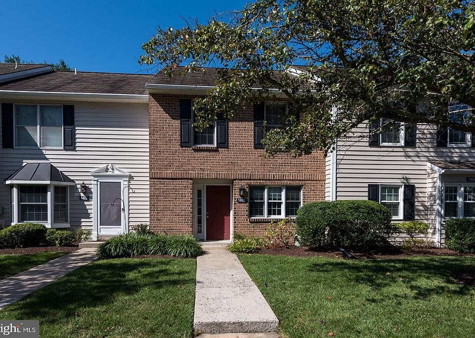 2nd image of 1403 N Glen Dr