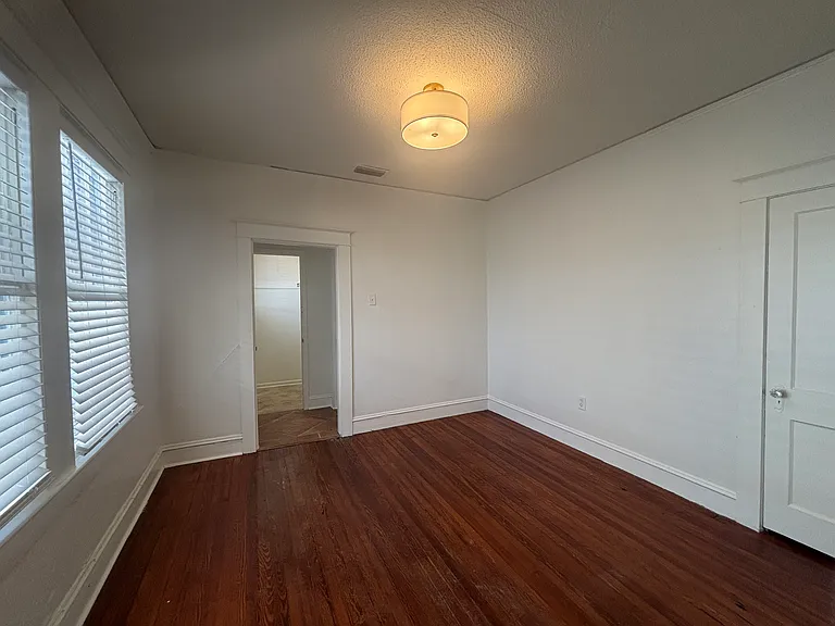 2052 Dauphin St #B — Photo 11