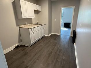 18 2nd Ave APT 4, Albany, NY 12202