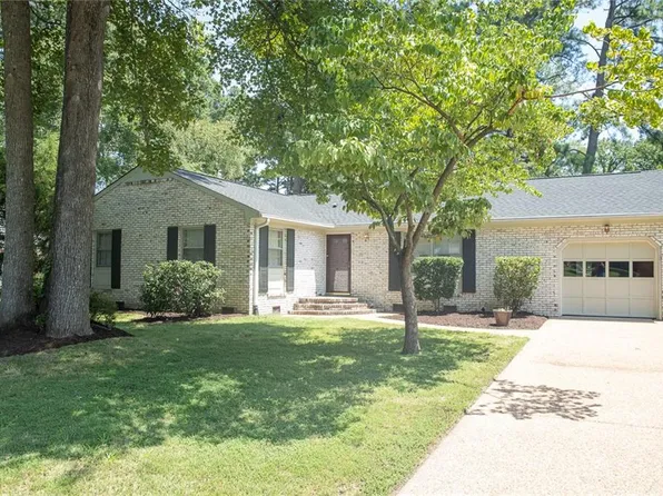 310 Powhatan Dr, Poquoson, VA 23662