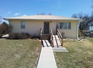 211 N 2nd St, Plainview, NE 68769