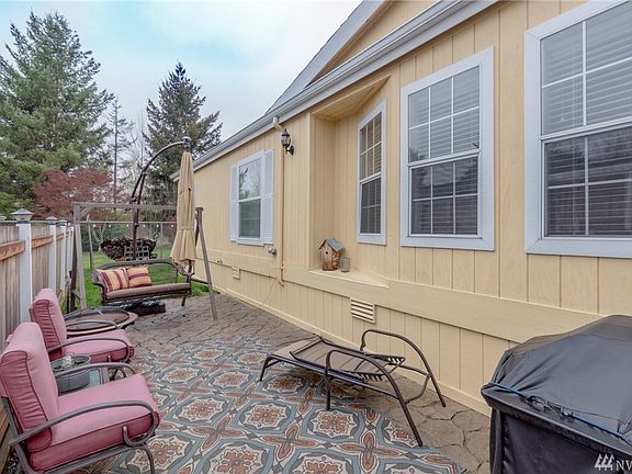 4th image of 202 Noble Fir Cir