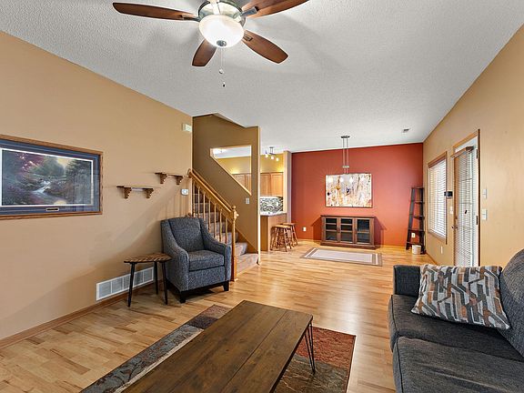 5th image of 7858 Marilyn Dr