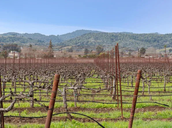 1076 Orchard Avenue, Napa, CA 94558