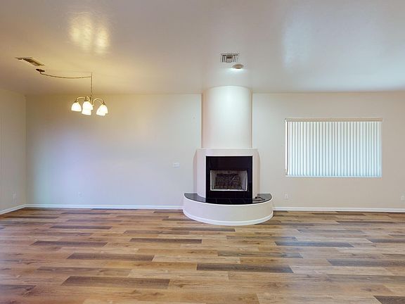 4th image of 220 S Montgomery Pl