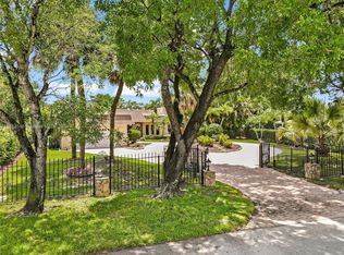 601 S Lake Dasha Dr, Plantation, FL 33324