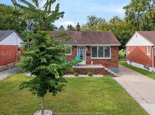 1215 Chappell Ave, Windsor, ON N9C3C8