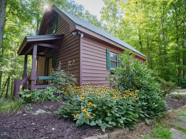 701 Lake Forest Dr, Blue Ridge, GA 30513