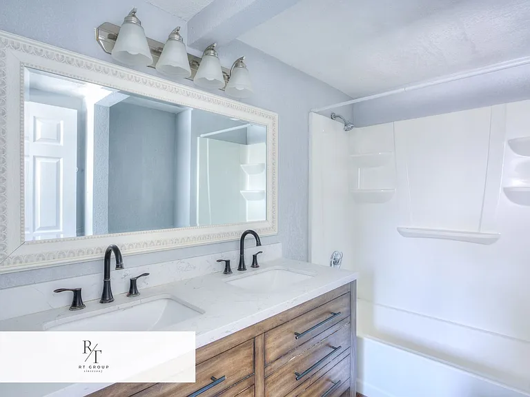 3045 Charlotte Ave — Photo 6
