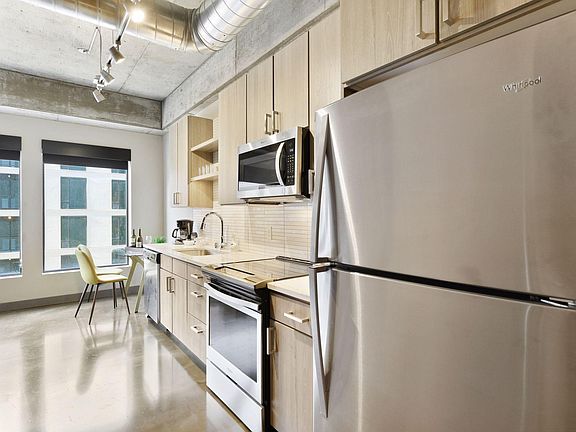 4th image of 728 3rd St N #405