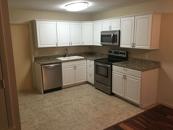3rd image of 1535 W Euclid Ave