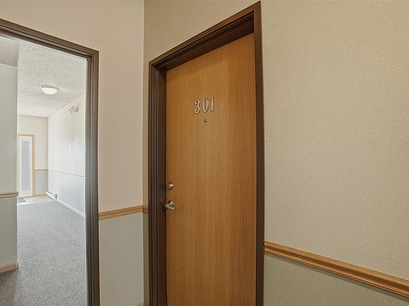 2nd image of 301 Taft Ave