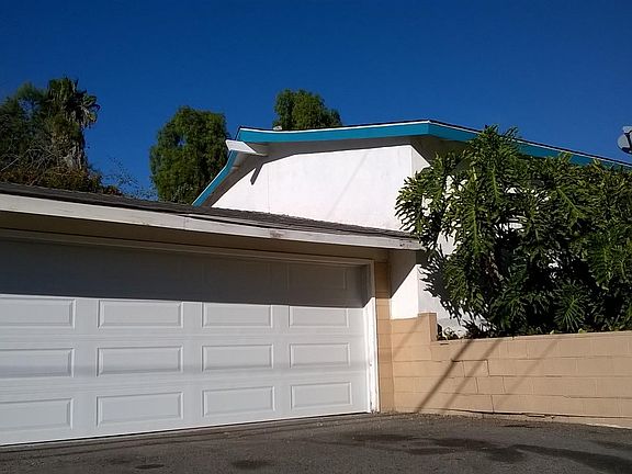 2 car garage with new door