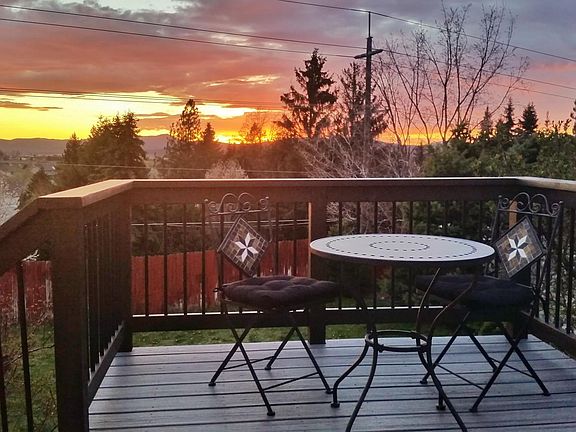 Brand new upper level deck