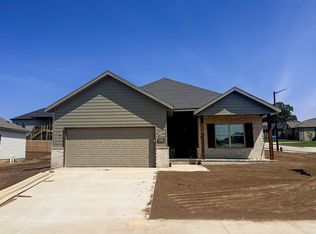 2501 W Fisherman Dr, Ozark, MO 65721