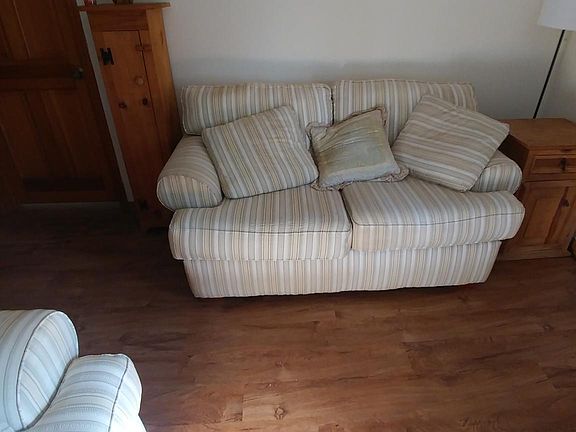 2nd image of 826 Elm Ave #B