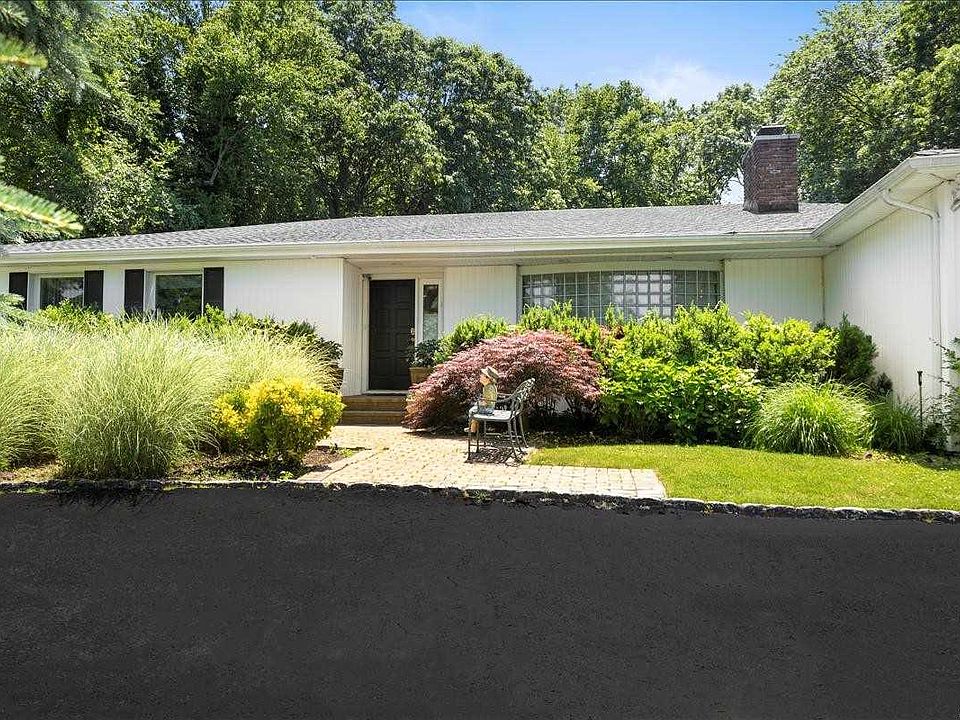 8 Fairbanks Blvd, Woodbury, NY 11797 Zillow