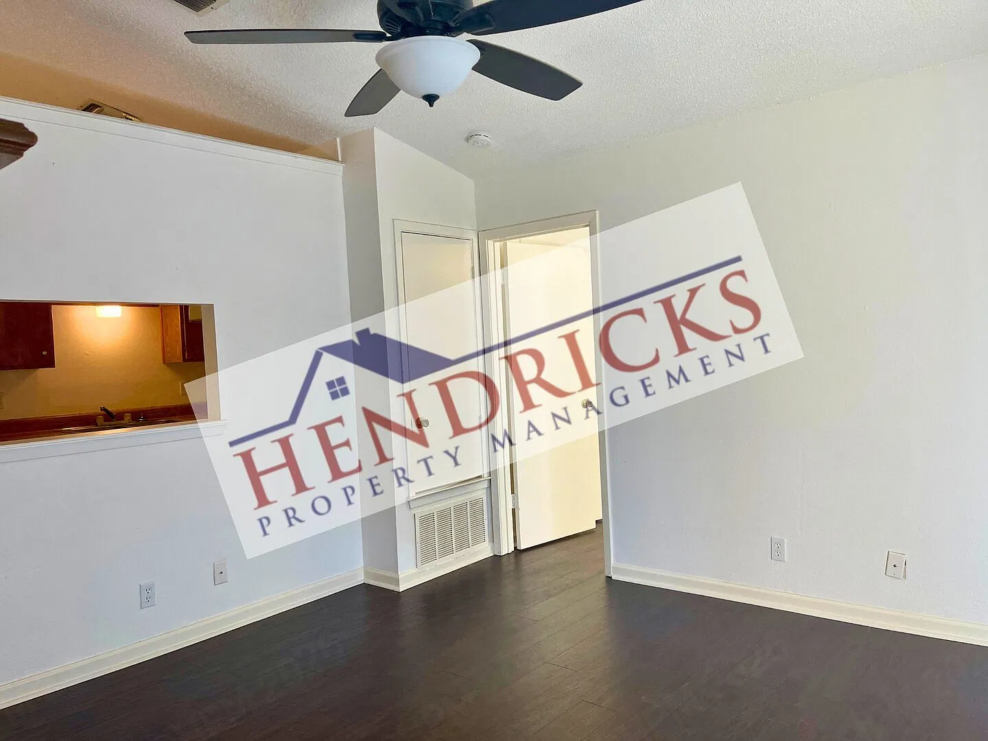 Move-In Special. off the first full month's rent with an 18-month lease. — Photo 4