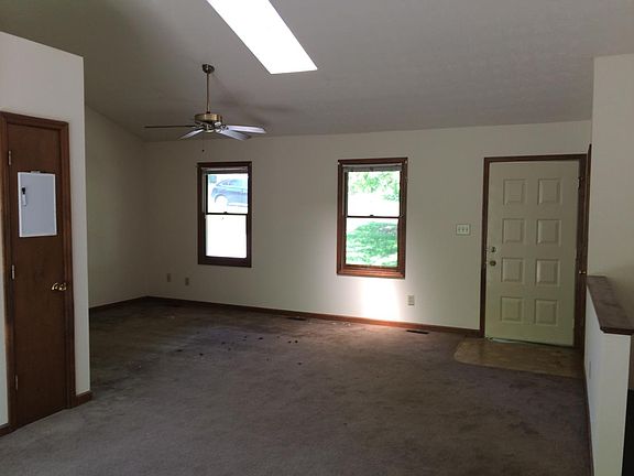 4th image of 3187 Aqueduct Dr #B