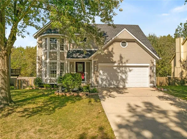 7702 W 155th St, Overland Park, KS 66223