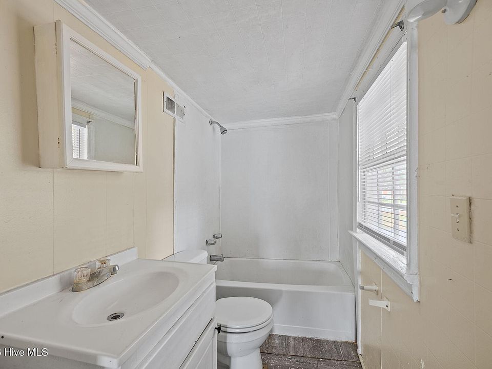 31st image of 408 Boush Street