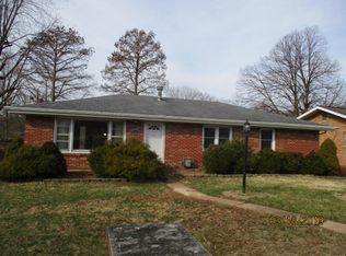 929 Ridgecrest Dr, Belleville, IL 62220