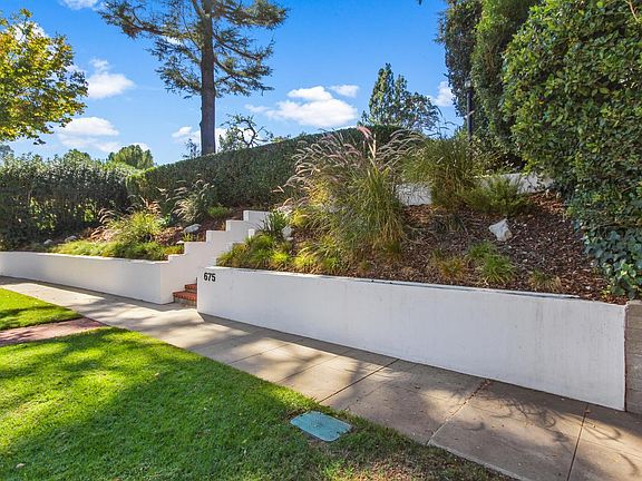 2nd image of 675 Linda Vista Ave