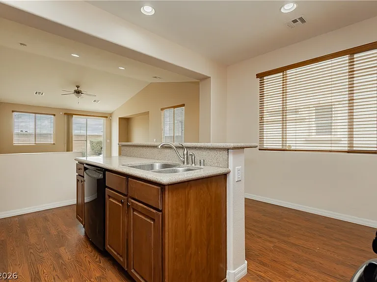 11220 Robin Park Ave — Photo 14