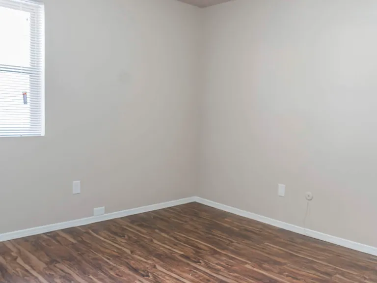 Beautiful 2 Bedroom Casita w/ Yard in Gated NE Heights Compound — Photo 6