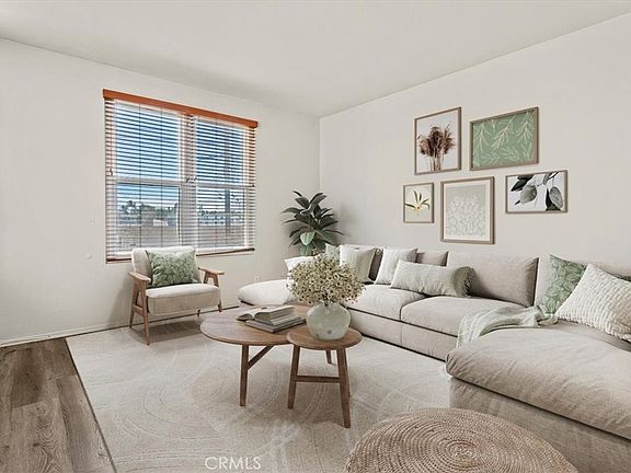 5th image of 313 E Oak Ave
