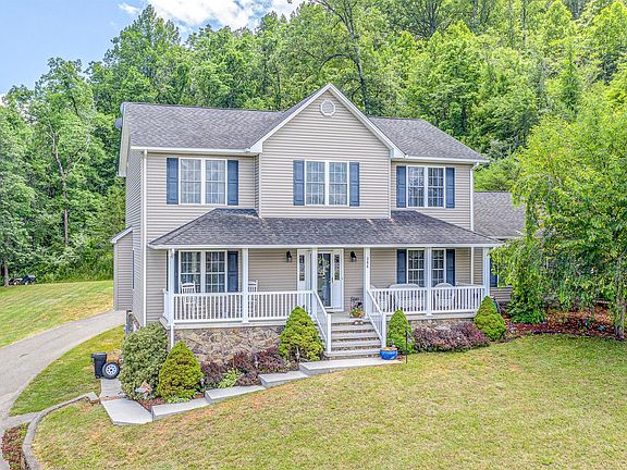 3rd image of 288 Teresa Ln